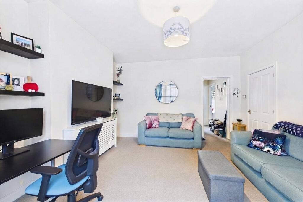 Apartment in Guildford - View 4