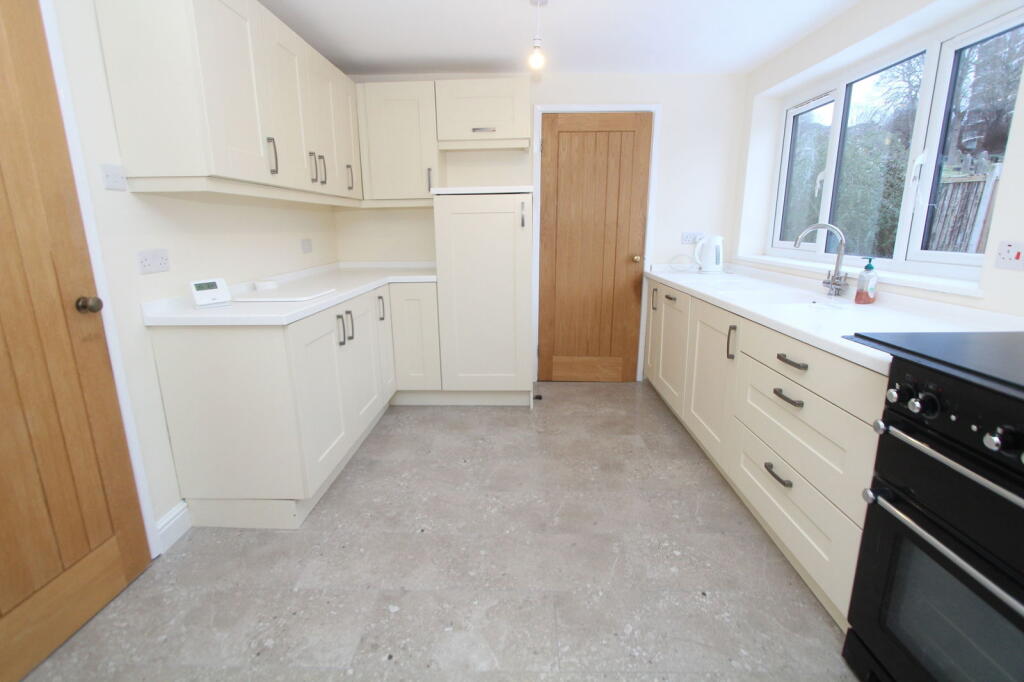 Delph Road, Brierley Hill, DY5 2RP photo 3