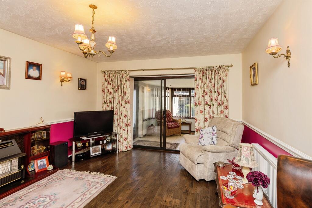 Additional image 3 of Tanglewood Court, Bradford