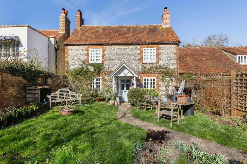 Main image of property: The Green North, Warborough, Wallingford, OX10 7DW