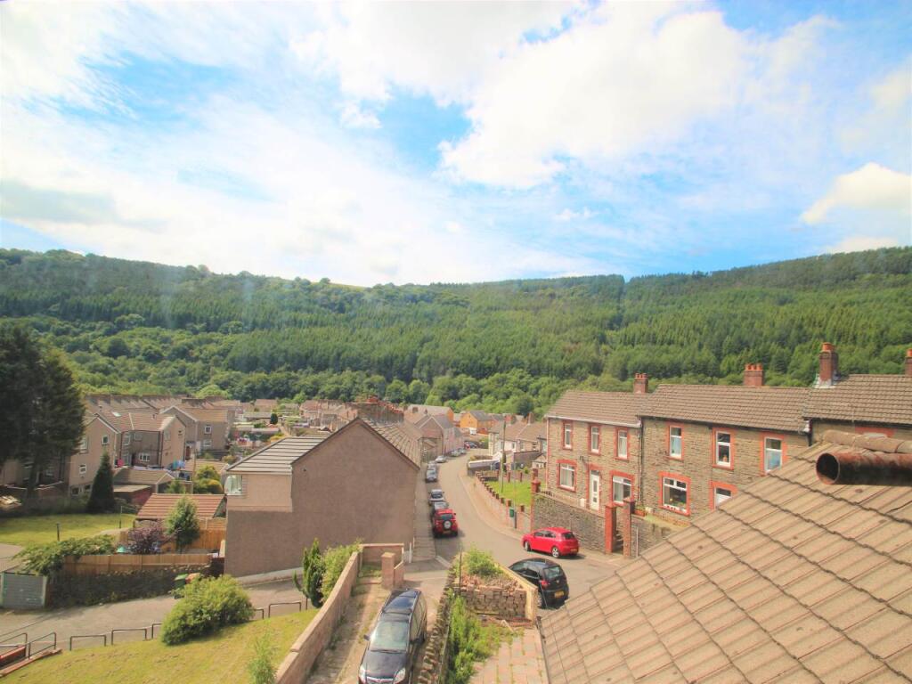 Bridge View, Cwmfelinfach,  photo 3