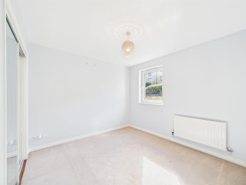 17 Morris Court, Perth, PH1 2SZ - More