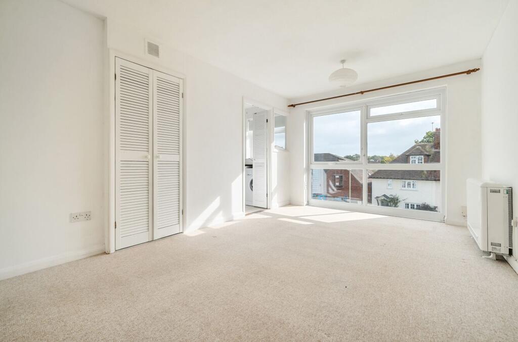 Apartment in East Hampshire, Petersfield - View 2