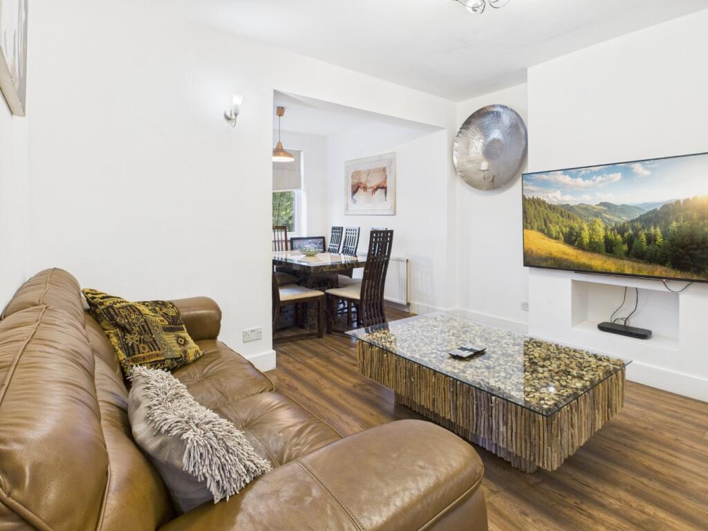 House in London, Blackbrook, Southborough - View 2