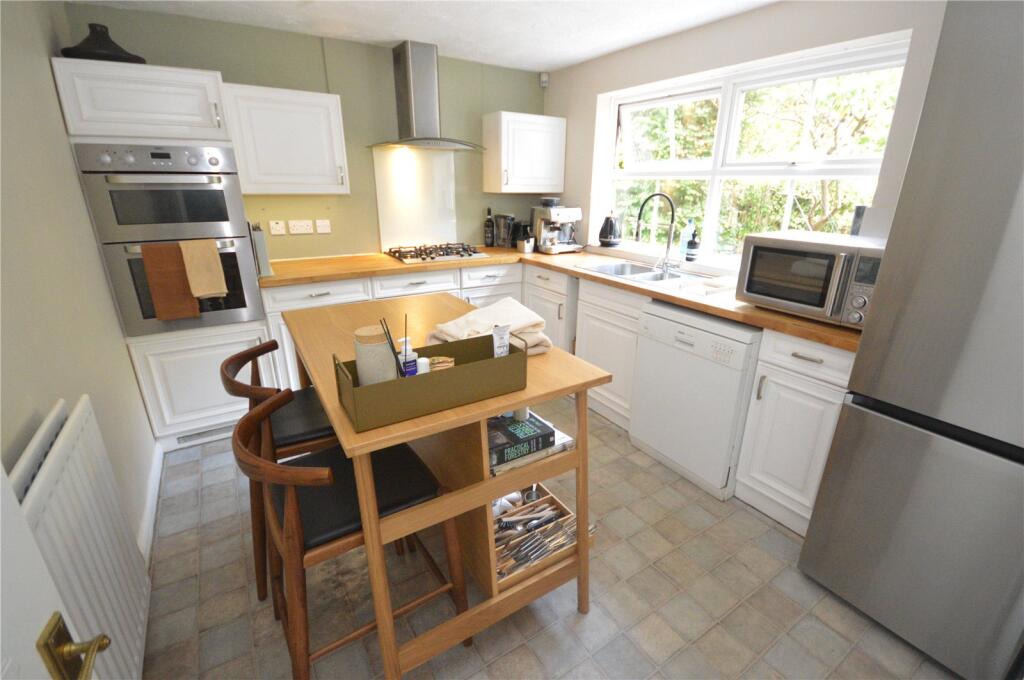 House in Luton - View 4