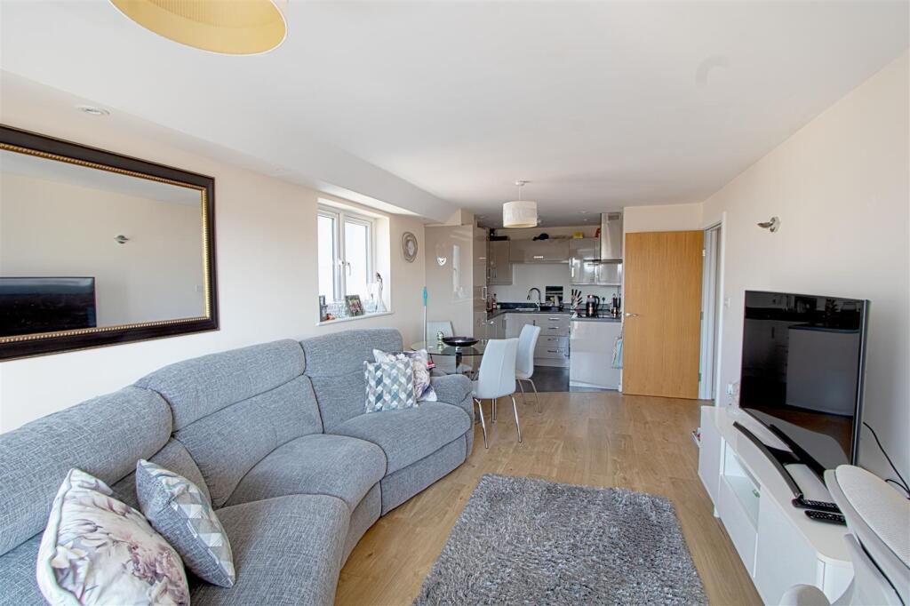 St. Ediths Court, Billericay photo 3