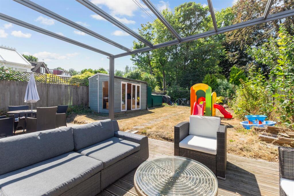 House in Bromley - View 4