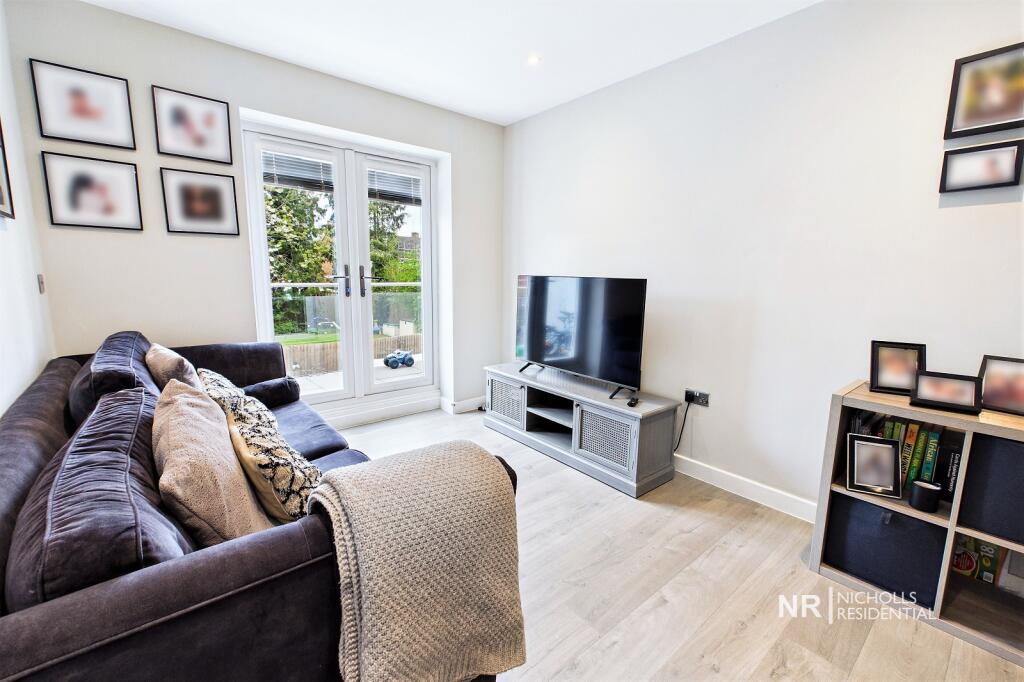 Apartment in Kingston upon Thames - View 5