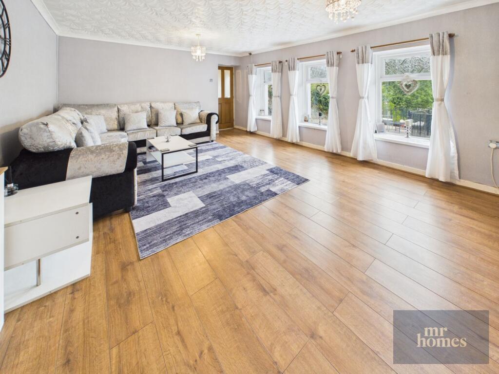 House in Abercanaid, Troed-y-rhiw - View 2