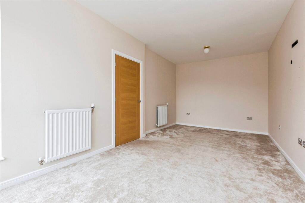 61, Aspen Close, Birtley, Chester Le Street, Tyne and Wear, DH3 photo 4