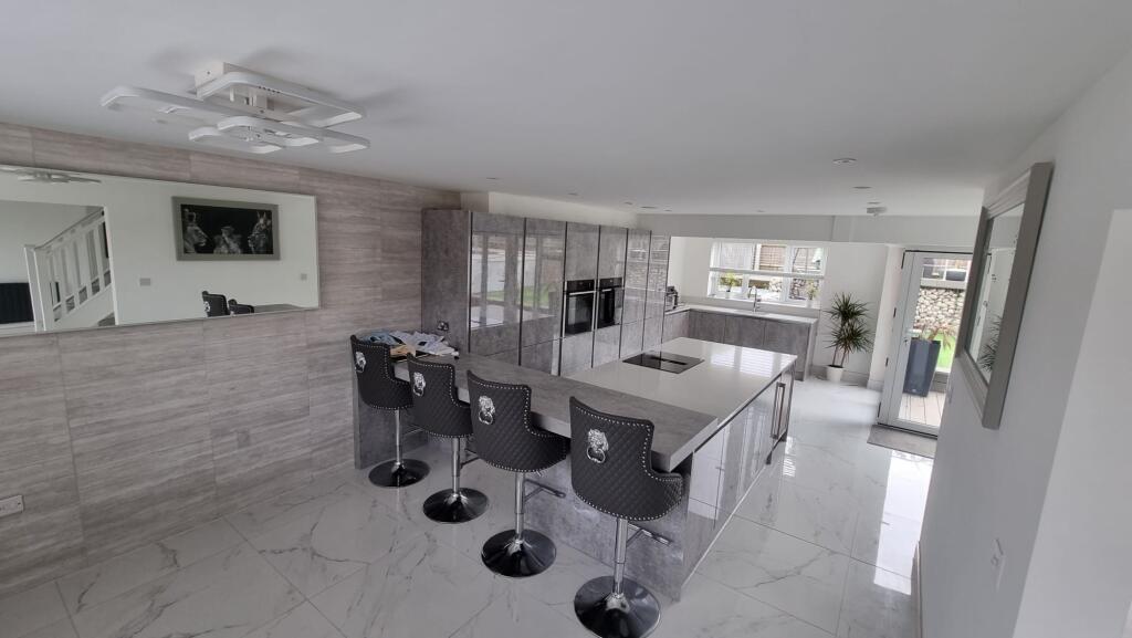 House in Weedon Bec - View 3