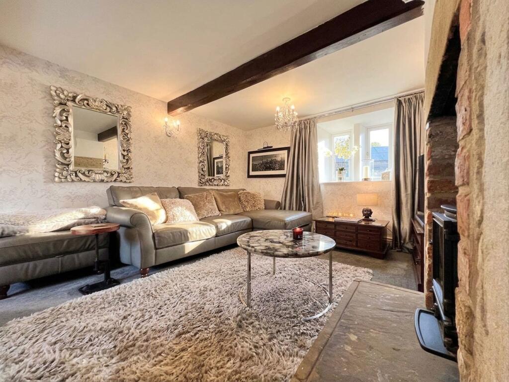House in Huddersfield - View 4