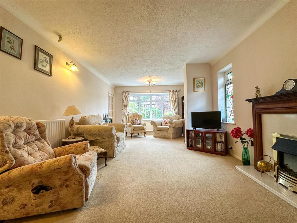 House in Stoke-on-Trent - View 5