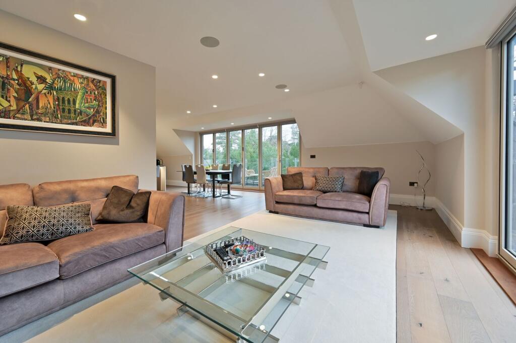 Apartment in Watford - View 4