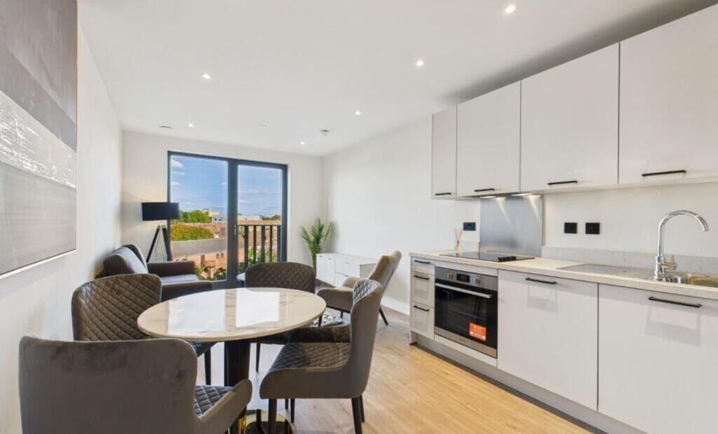 Apartment in Birmingham, West Midlands - View 5
