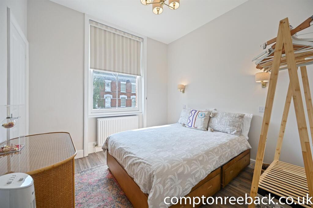 Apartment in London - View 3