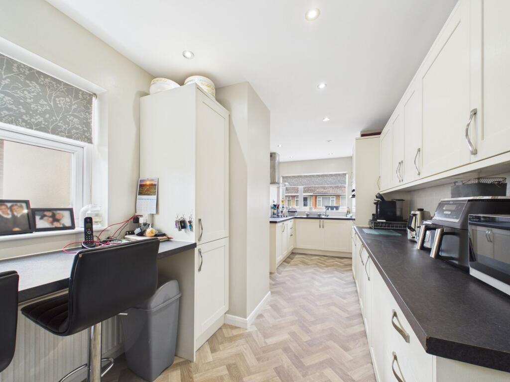 Hawthorn Drive, Barlby, YO8 photo 4