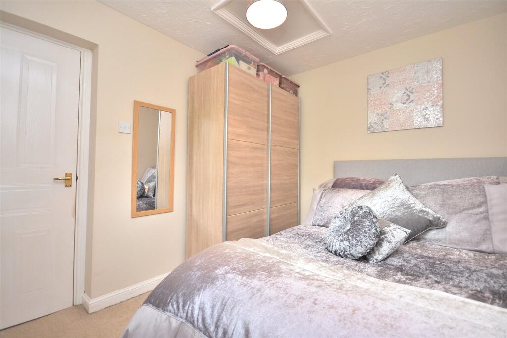 House in Leeds, Colton Common, Manston - More