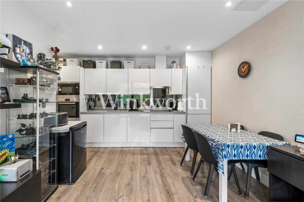 Apartment in London - View 5