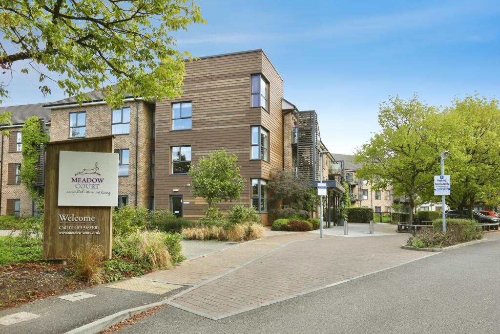 Apartment in Fareham, Locks Heath - More