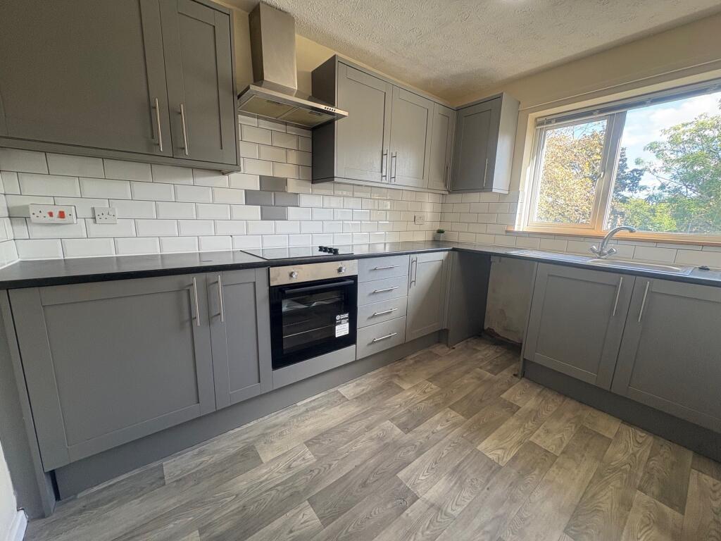 House in Northampton, North Northamptonshire - View 2