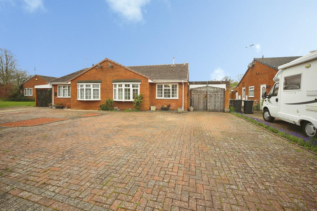 Main image of property: Dovehouse Drive, Wellesbourne, Warwick