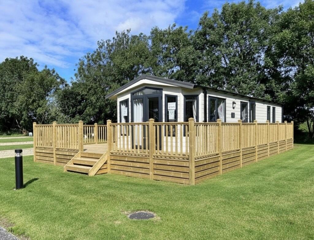 2-bed caravan on MIll Lane, Hawksworth, Leeds, LS20 8PQ, £42,500