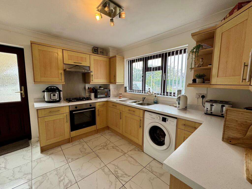 House in Swindon, Sparcells - View 3