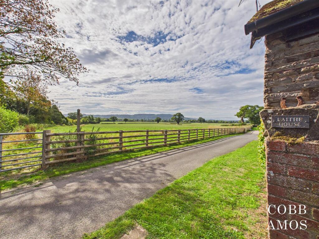 House in Kinnersley, Herefordshire - View 2