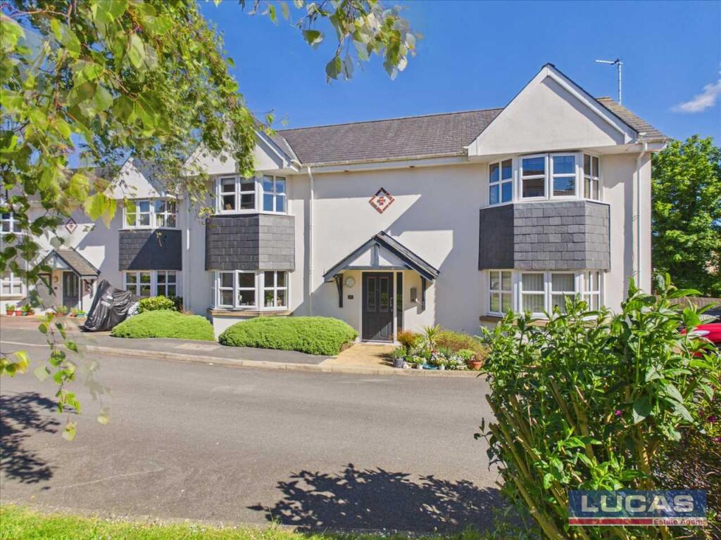 Main image of property: Llys Adda, Penrhosgarnedd, Bangor