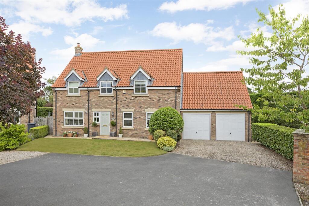 Main image of property: Front Street, Topcliffe, Thirsk