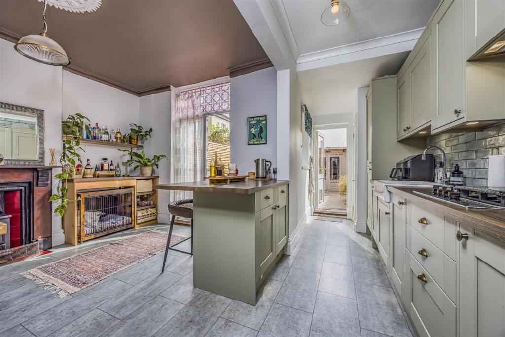 House in Portsmouth - View 4