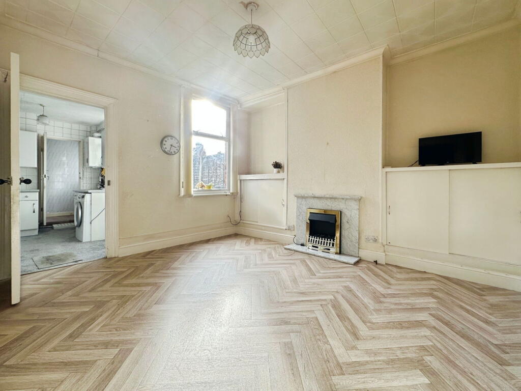 House in Wolverhampton, West Midlands - View 4