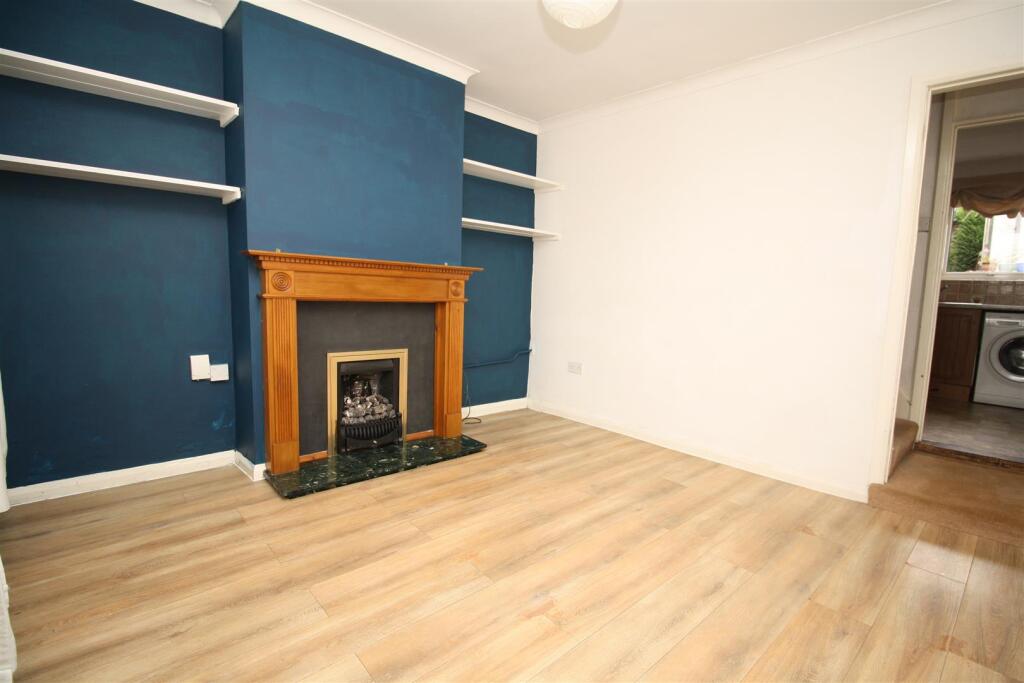 House in Linslade, Southcott, Leighton-Linslade - View 3