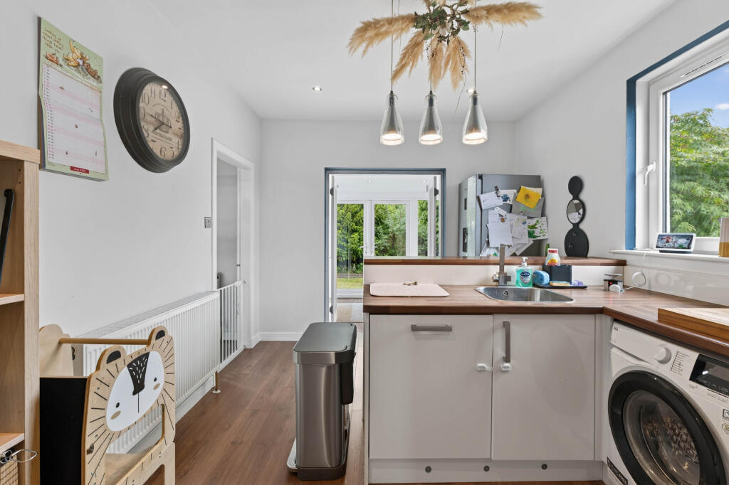 House in Edinburgh, Craigour, Gilmerton/Inch - View 4