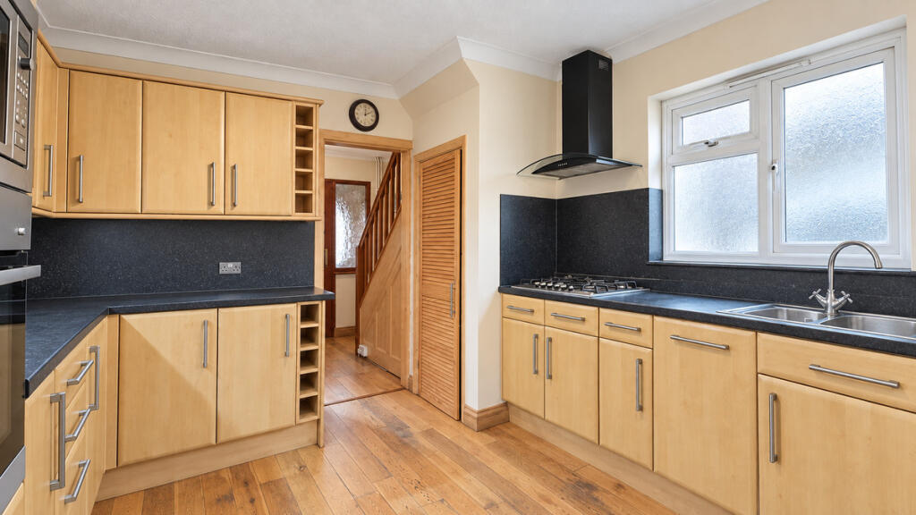 House in London - View 3