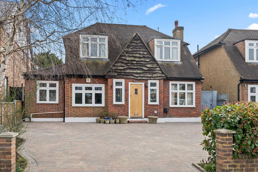 3-bed detached on Church Road, Worcester Park, KT4, £875,000