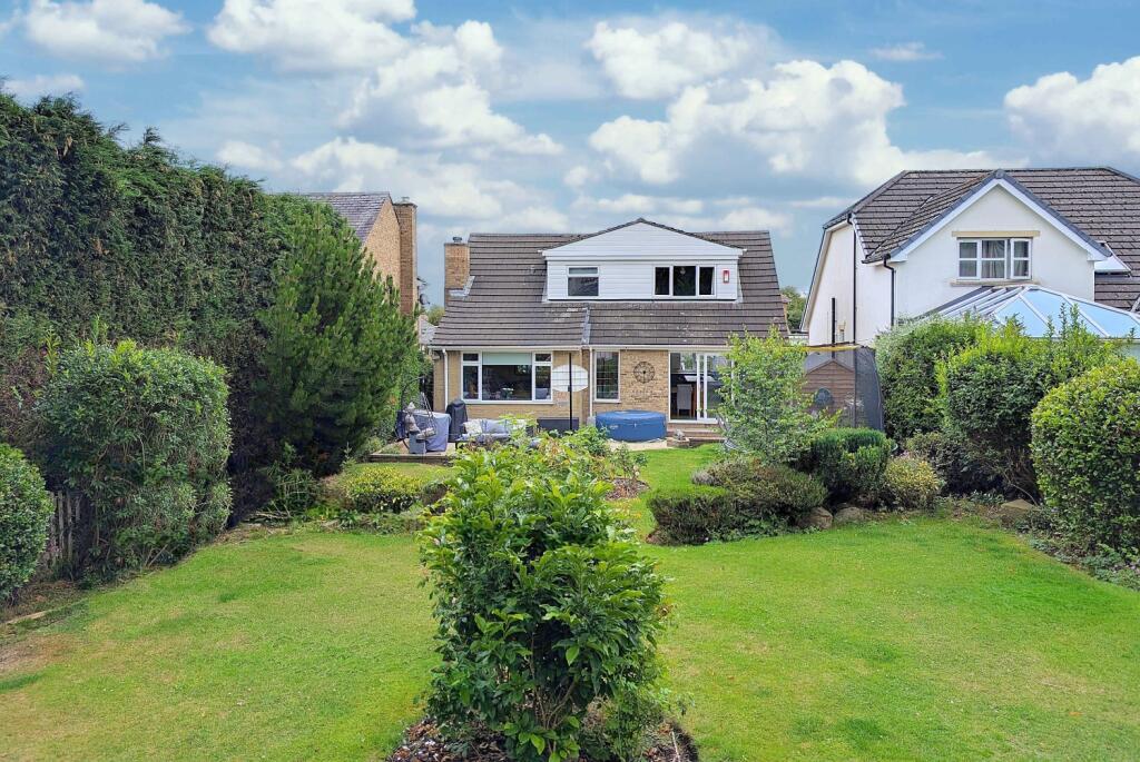 Long Fallas Crescent, Brighouse, West Yorkshire, HD6 photo 2