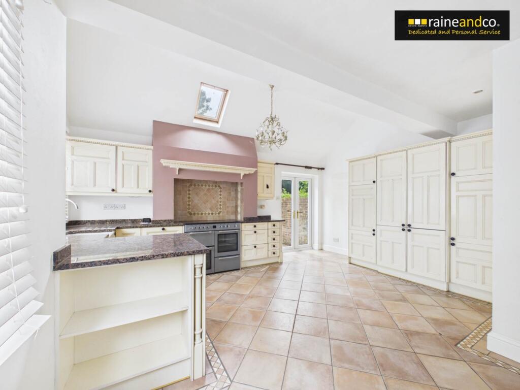 House in Welwyn Hatfield, Hatfield - View 5