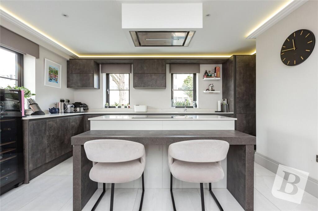 Apartment in London - View 5