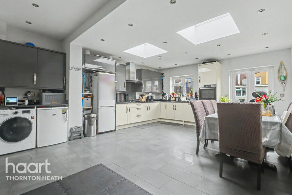 Zermatt Road, Thornton Heath photo 3