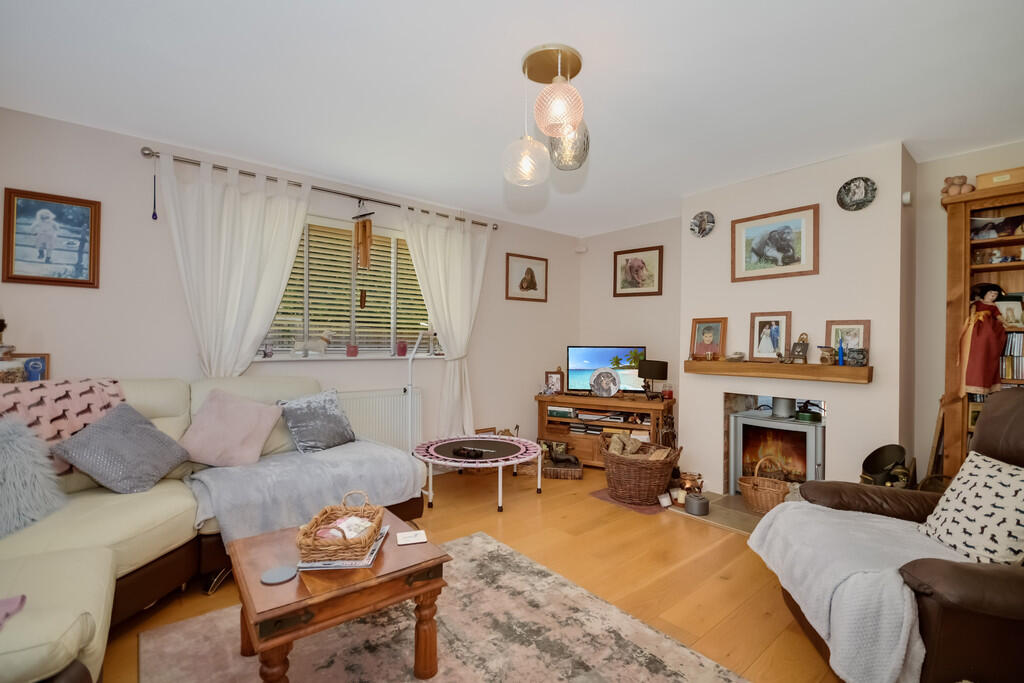 House in Tonbridge - More