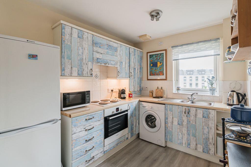 Apartment in Edinburgh, Gorgie - View 3