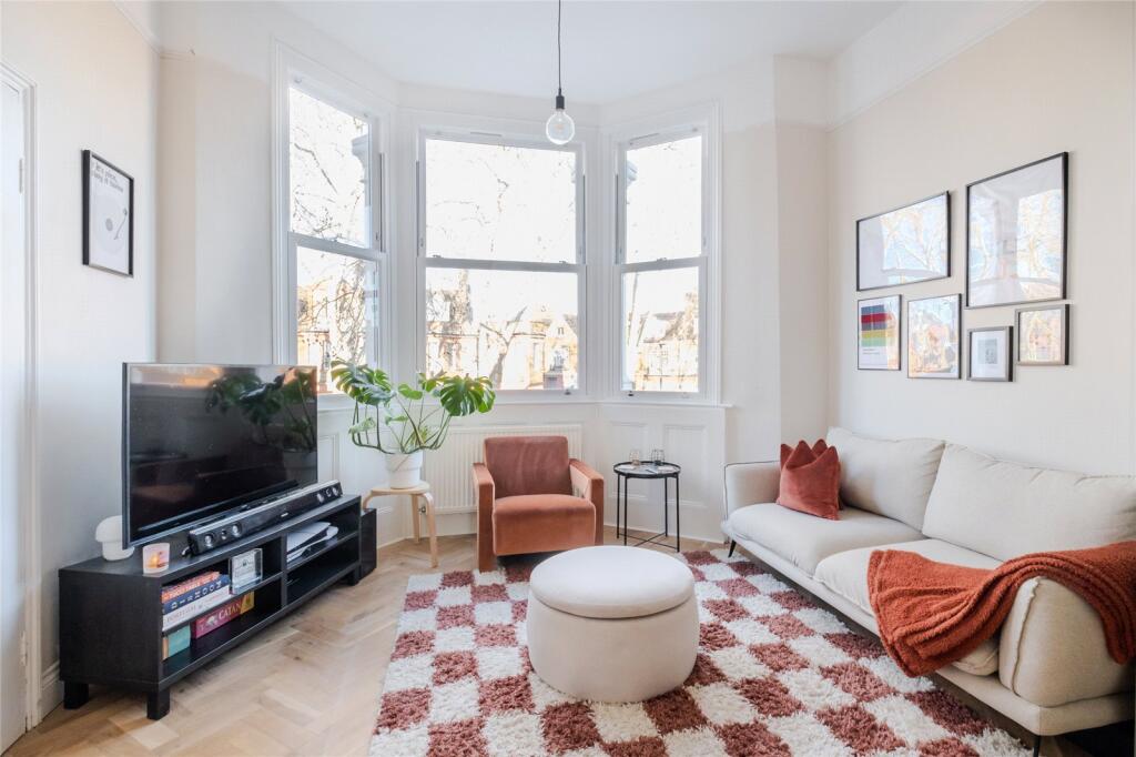 1-bed apartment on Mount Nod Road, London, SW16, £300,000