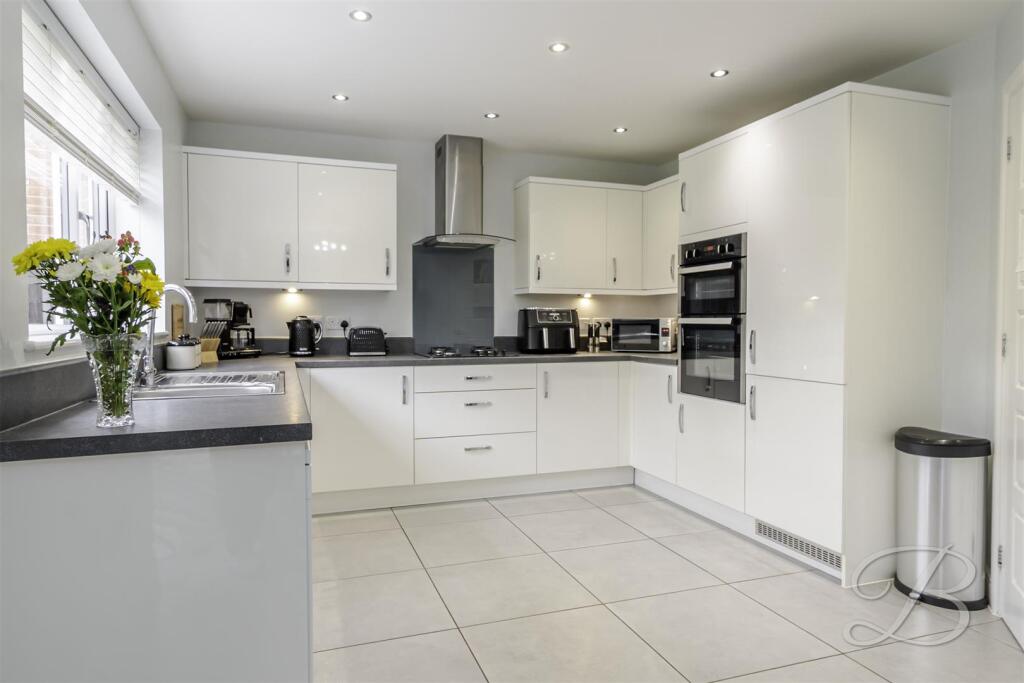 House in Mansfield, Ladybrook - More