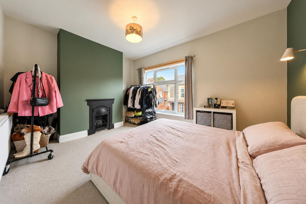 House in Hull - View 4