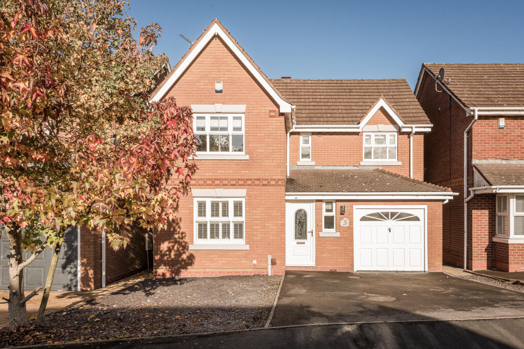 4-bed detached on Waterlily Close, Hednesford, Cannock, Staffordshire, £399,950