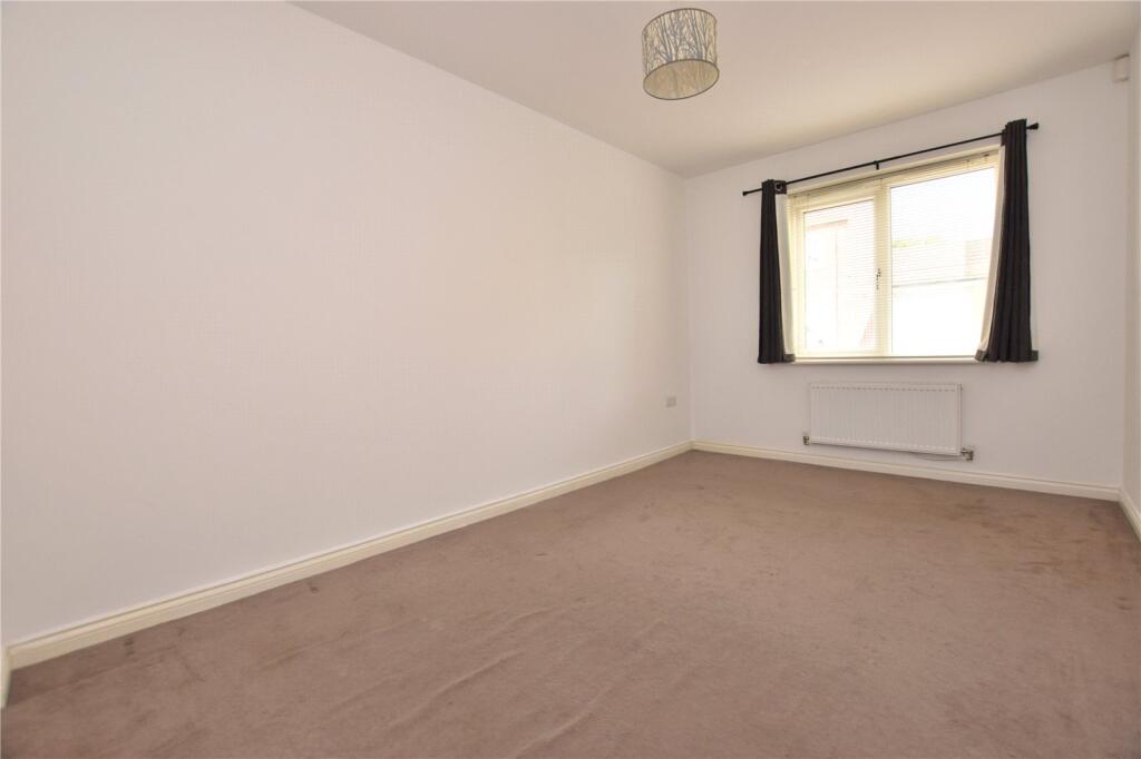Apartment in Leeds, West Yorkshire - View 5