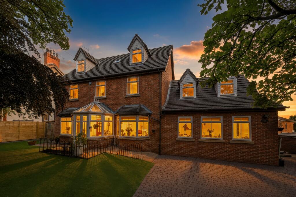 Main image of property: Chapeltown Road, Bromley Cross, Bolton, BL7 9