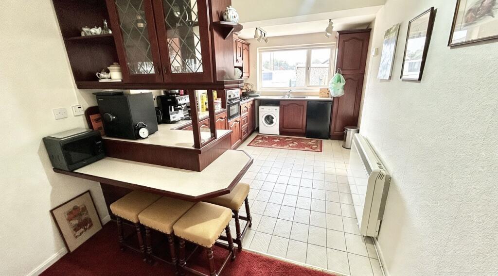 Cowley Crescent, Padiham, Burnley, BB12 photo 4